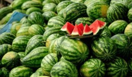 七月网红吃瓜事件真相是真的吗,真相揭秘，还原事件始末